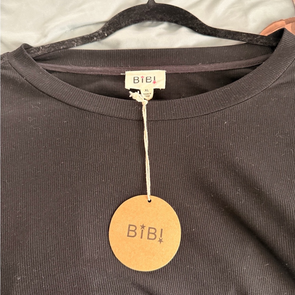 BiBi Elegant Black Ribbed/Eyelit sleeve Top